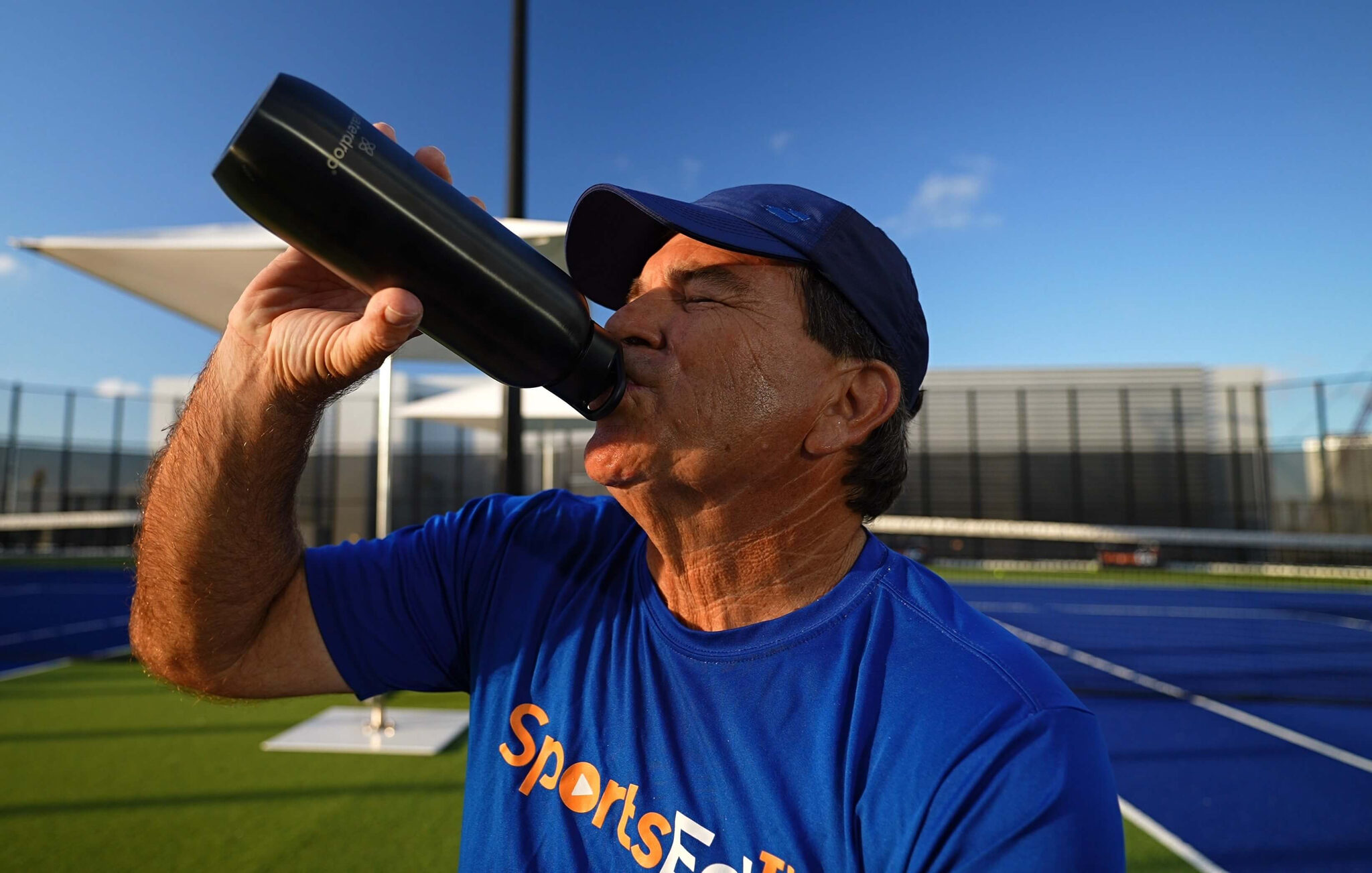 Johan Kriek drinking
